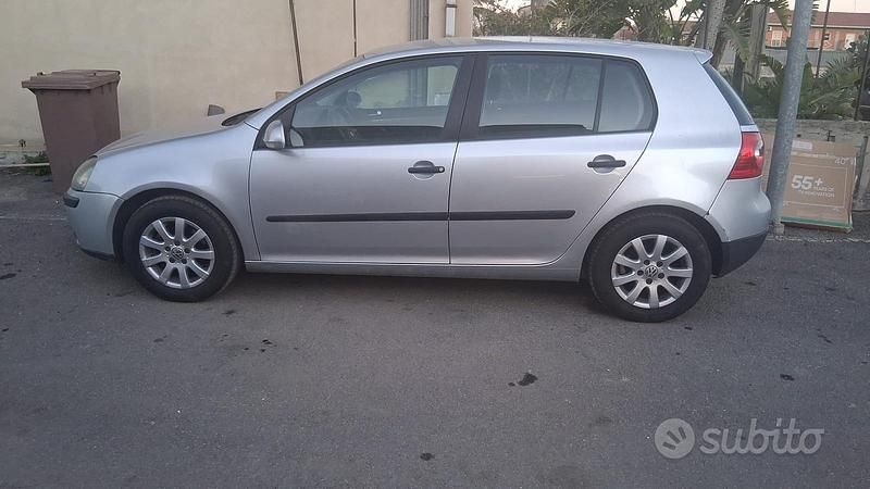 Usata VW Golf IV 105 CV (77 kW) 2004 Berlina