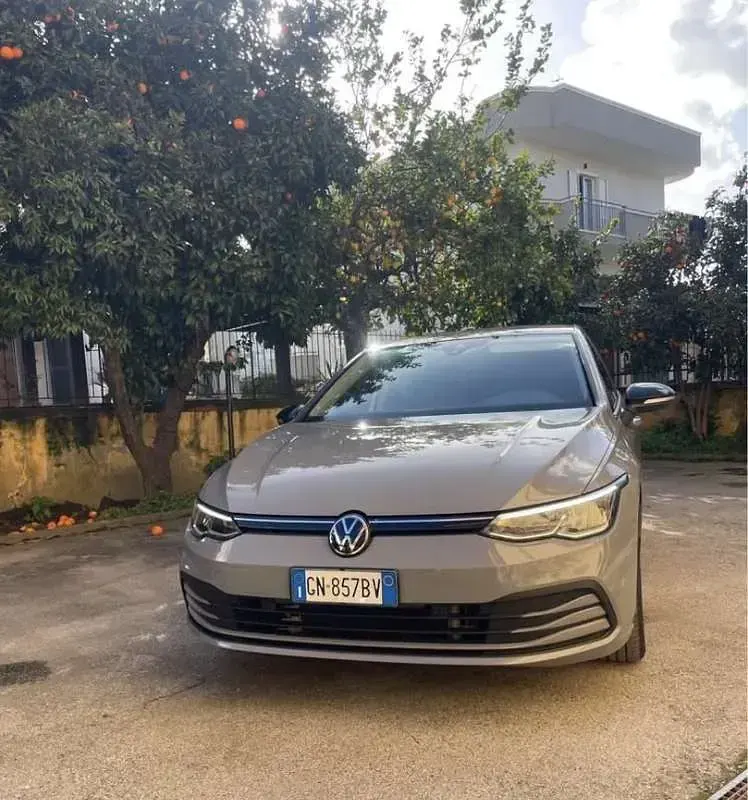 Usata VW Golf VIII Life 110 CV (80 kW) 2023 Berlina