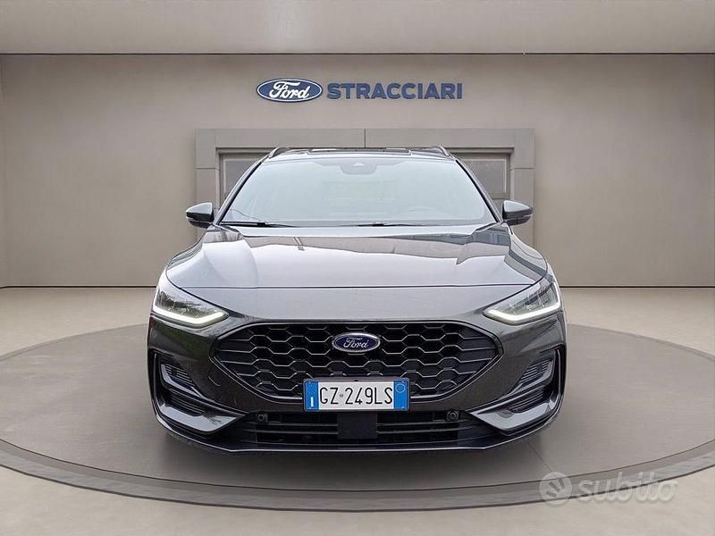 Usata Ford Focus ST-Line 116 CV (85 kW) 2025 Grigio metallizzato Station wagon