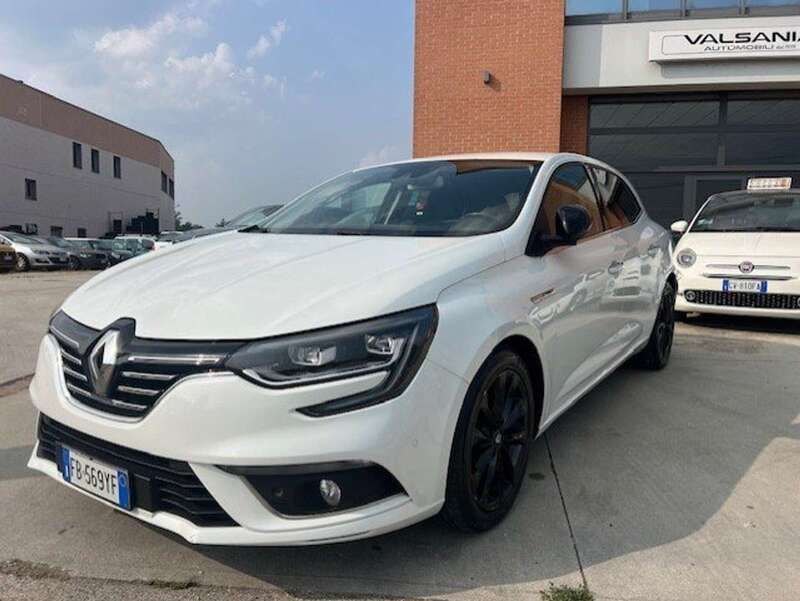 Bianco Usata 2016 Renault Mégane III Bose Edition Tre volumi | 10.950 € (Molto cara) - Immagine 1/4