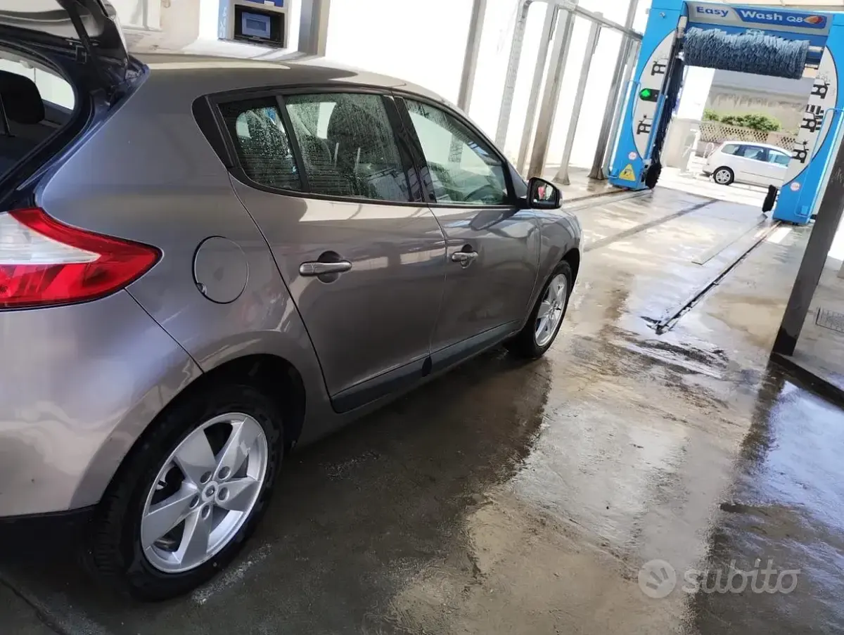 Usata Renault Mégane III 110 CV (80 kW) 2009 Grigio Berlina