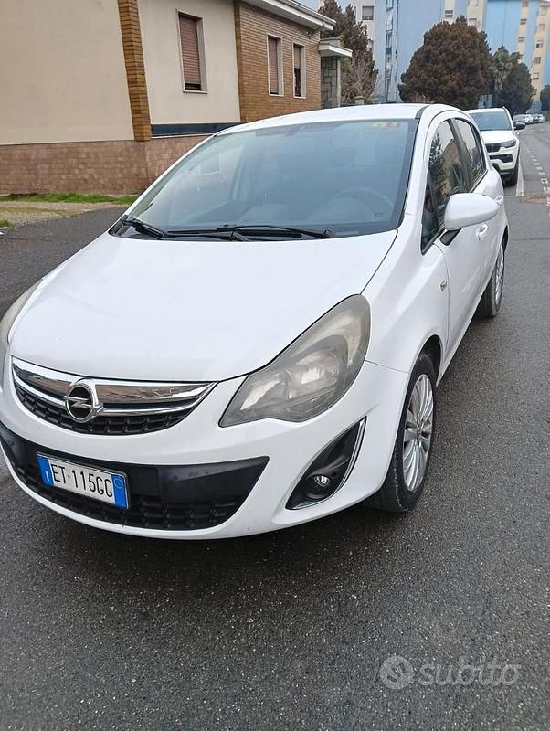 Usata Opel Corsa 75 CV (55 kW) 2013 Bianco Utilitaria