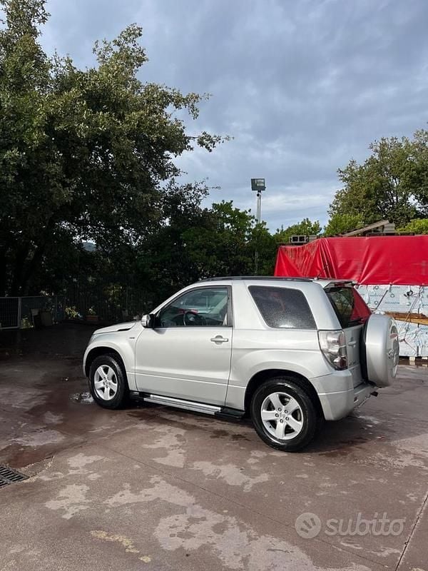 Usata Suzuki Grand Vitara 130 CV (95 kW) 2009 Grigio SUV