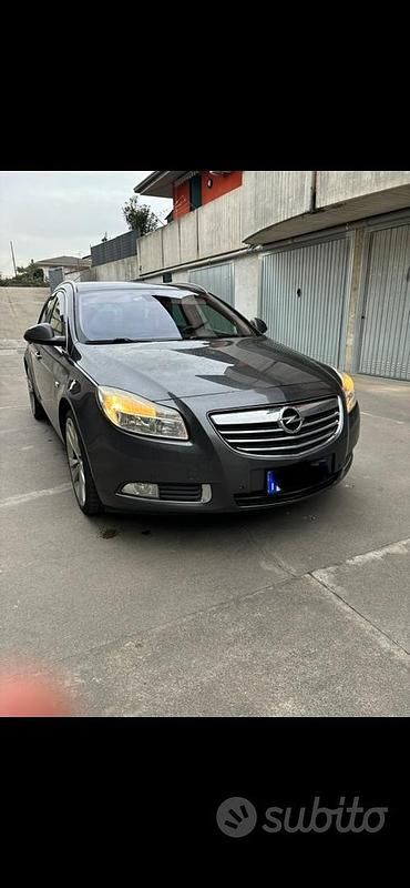 Usata Opel Insignia 160 CV (117 kW) 2010 Grigio Station wagon
