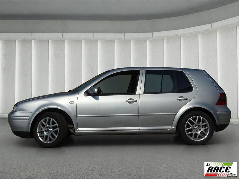 Usata VW Golf IV 106 CV (77 kW) 2003 Grigio chiaro Utilitaria