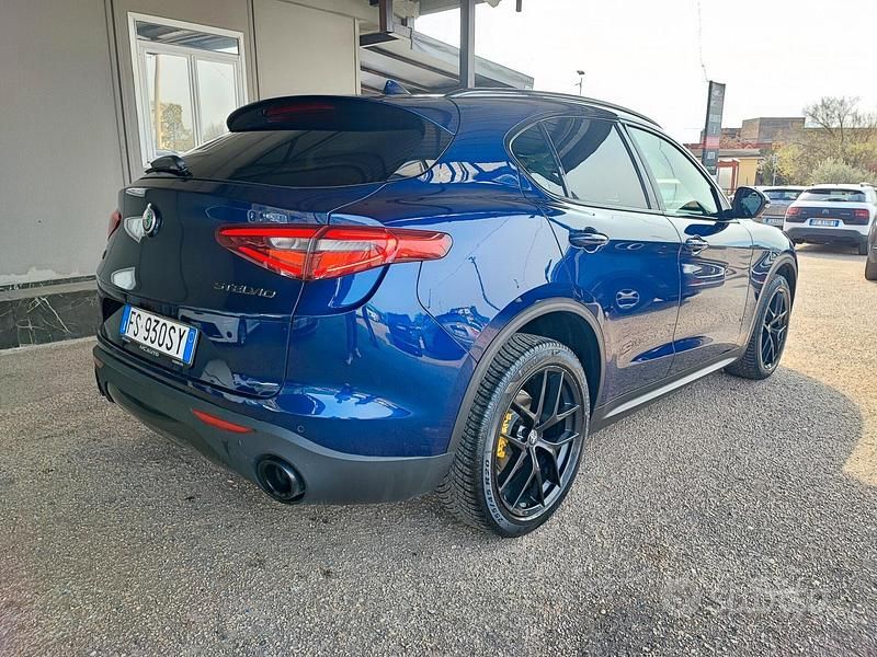 Usata Alfa Romeo Stelvio Super 210 CV (154 kW) 2018 Blu SUV