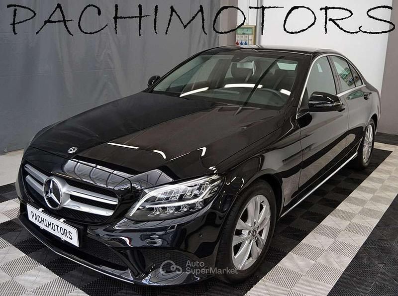 Usata Mercedes C180 156 CV (114 kW) 2019 Nero Berlina