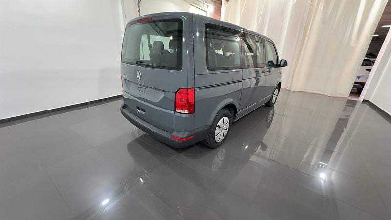 Usata VW Caravelle 150 CV (110 kW) 2023 Pure grey Monovolume