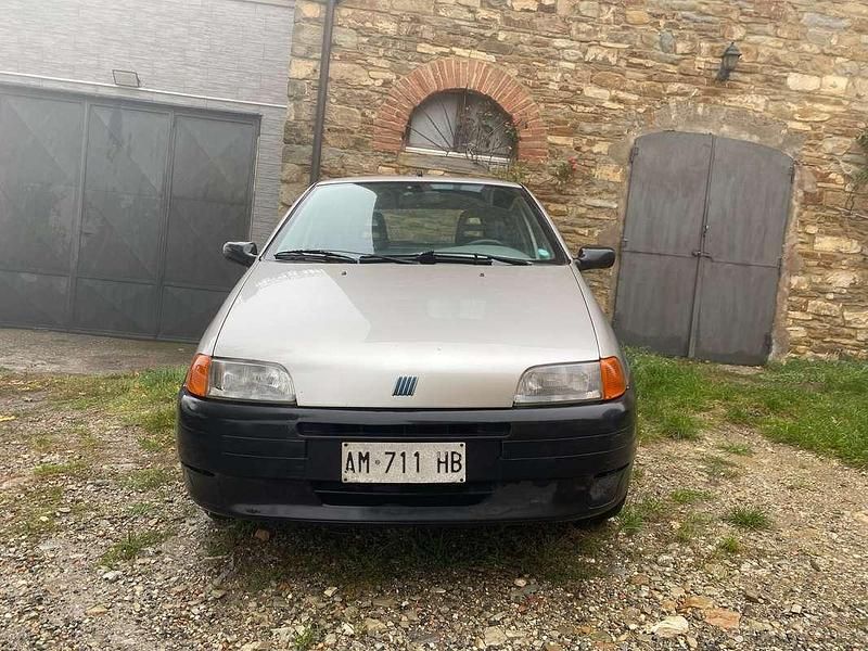 Argento Usata 1996 Fiat Punto S Due volumi | 600 € (Super prezzo) - Immagine 1/4