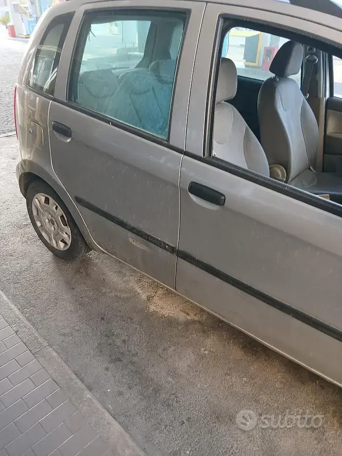 Usata Fiat Idea 69 CV (50 kW) 2005 Grigio Monovolume