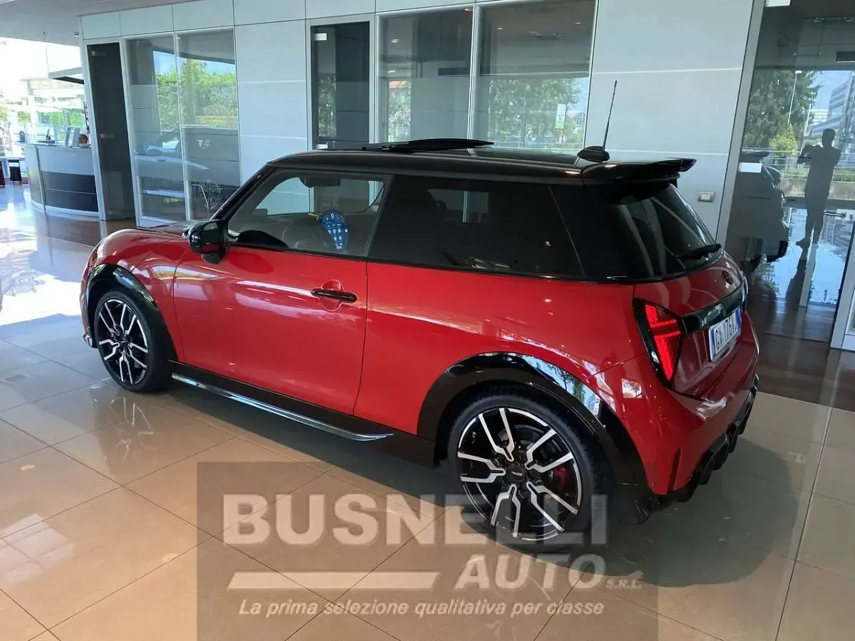 Usata Mini John Cooper Works 231 CV (169 kW) 2025 Chili red ii Utilitaria