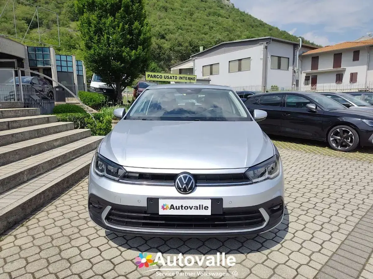 Usata VW Polo Life 95 CV (69 kW) 2023 Argento Utilitaria