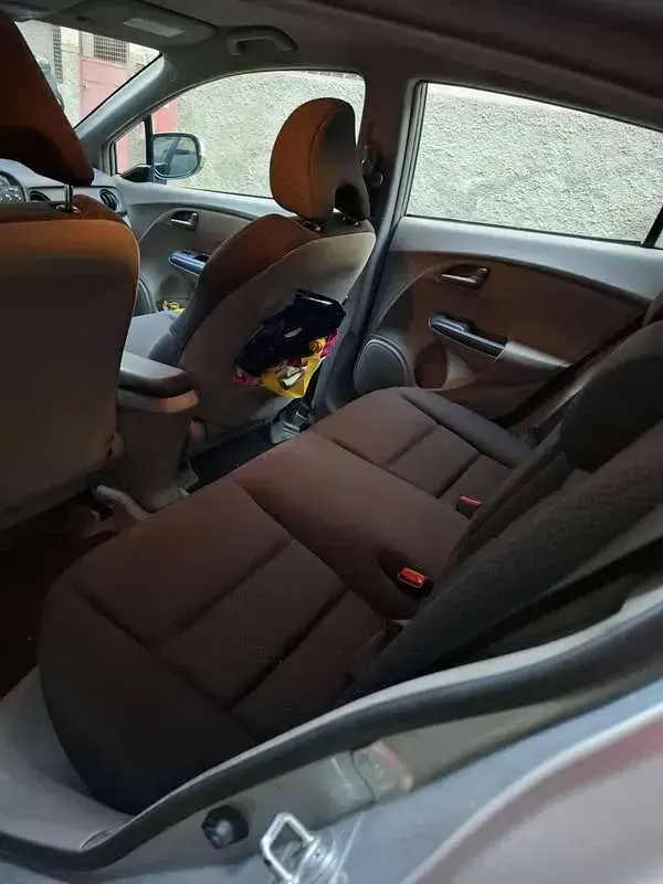 Usata Honda Insight Elegance 88 CV (64 kW) 2009 Argento Utilitaria