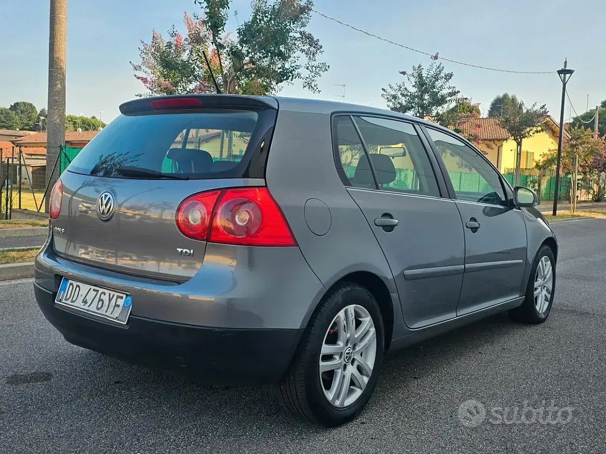 Usata VW Golf V Comfortline 105 CV (77 kW) 2007 Grigio Berlina