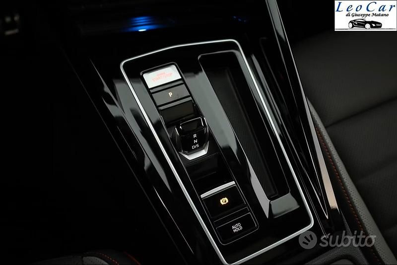 Usata VW Golf VIII GTI 265 CV (194 kW) 2025 Grigio Berlina