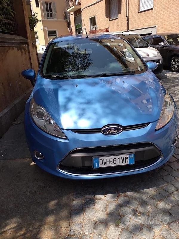 Usata Ford Fiesta 96 CV (70 kW) 2009 Blu Utilitaria