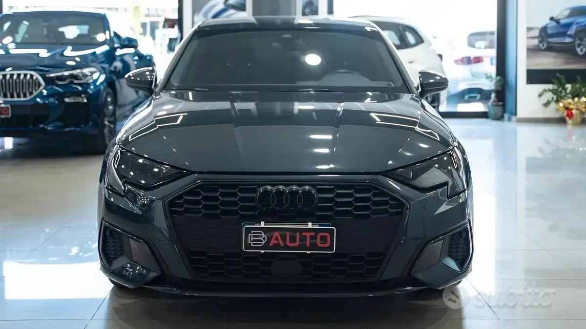 Usata Audi A3 Black Edition 116 CV (85 kW) 2022 Grigio Berlina
