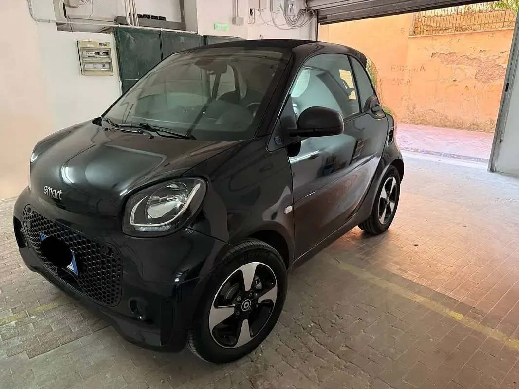 Usata Smart ForTwo Coupé Passion 41 kW (56 CV) 2022 Nero Utilitaria