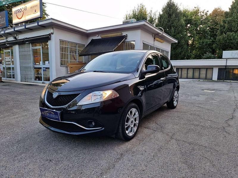 Nero Usata 2016 Lancia Ypsilon Gold Due volumi | 7900 € (Buon prezzo) - Immagine 1/4