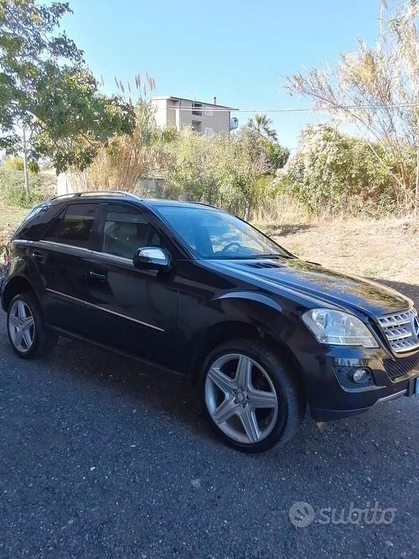 Usata Mercedes ML350 Premium 211 CV (155 kW) 2009 Nero SUV