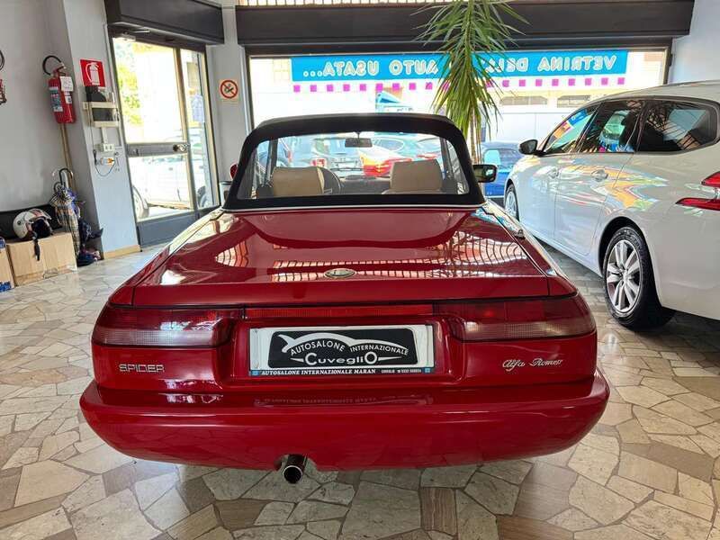 Usata Alfa Romeo Spider 106 CV (77 kW) 1990 Rosso Cabrio