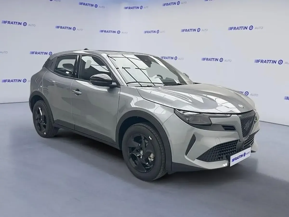 Usata Alfa Romeo Junior 106 kW (145 CV) 2025 Grigio SUV