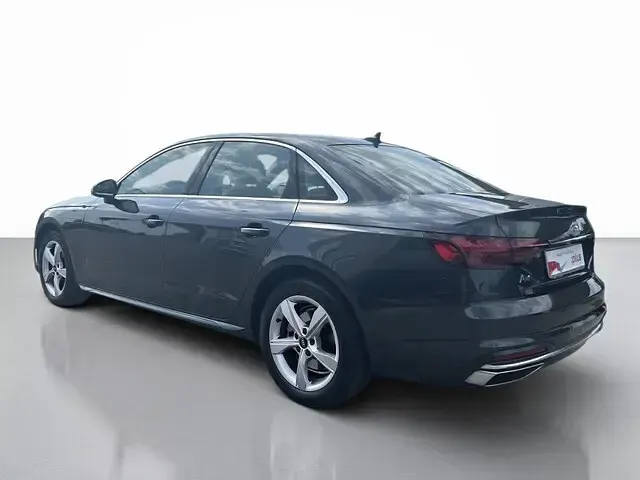 Usata Audi A4 Advanced Plus 150 CV (110 kW) 2023 Grigio manhattan metallizzato Berlina