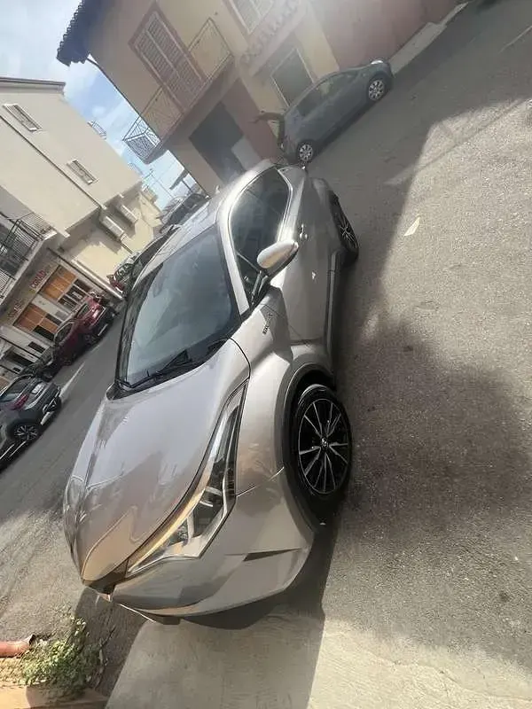 Usata Toyota C-HR 98 CV (72 kW) 2018 SUV