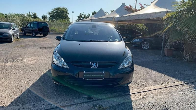 Usata Peugeot 307 109 CV (80 kW) 2005 Nero Berlina