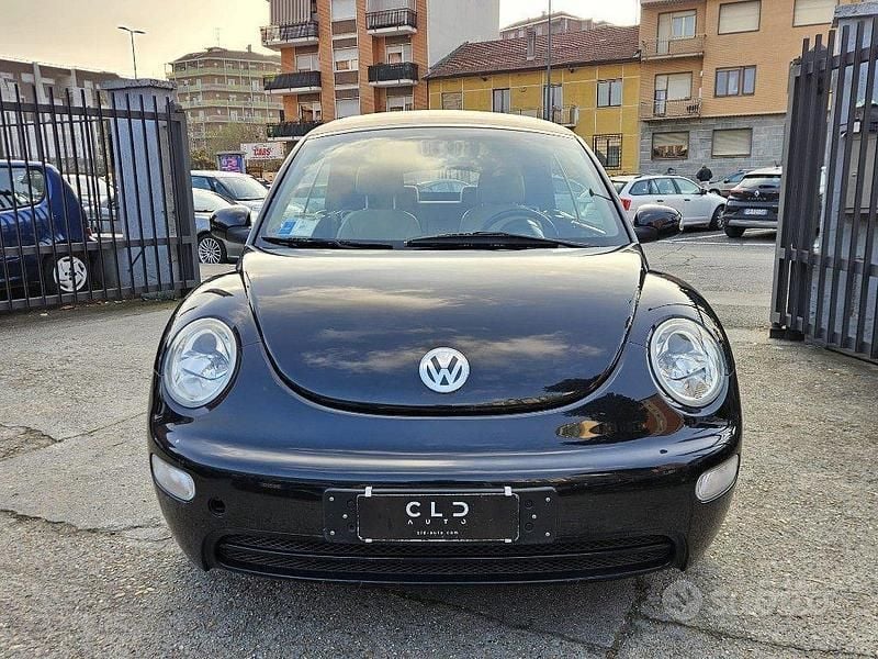 Usata VW New Beetle 101 CV (74 kW) 2005 Nero Utilitaria