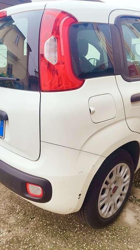 Usata Fiat Panda Lounge 69 CV (50 kW) 2017 Bianco Utilitaria