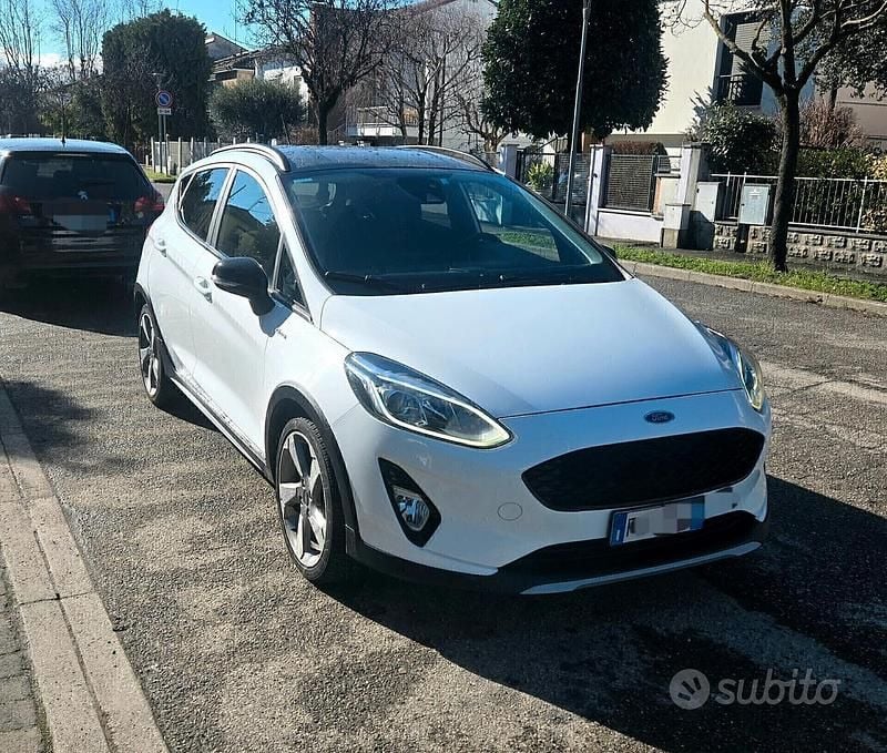 Usata Ford Fiesta Active 86 CV (63 kW) 2019 Bianco Utilitaria