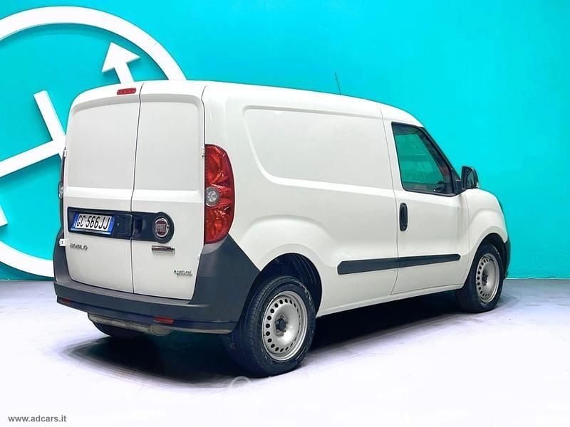 Usata Fiat Doblò 120 CV (88 kW) 2020 Bianco Monovolume