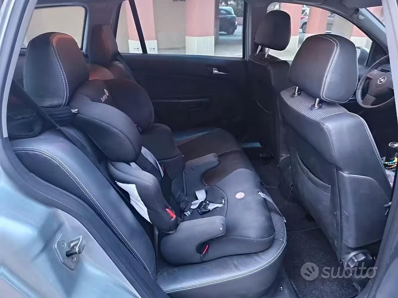 Usata Opel Astra 150 CV (110 kW) 2005 Station wagon