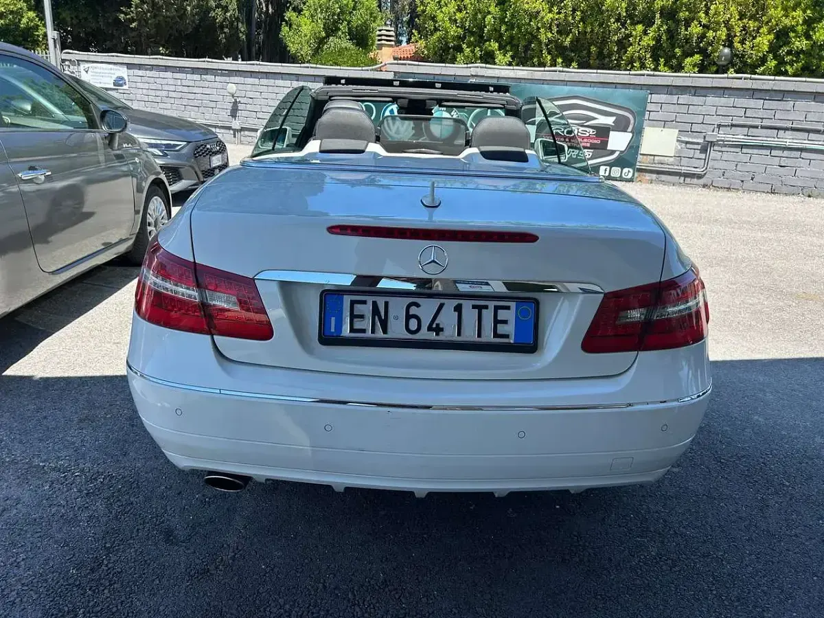 Usata Mercedes E220 Avantgarde 170 CV (125 kW) 2012 Bianco Cabrio