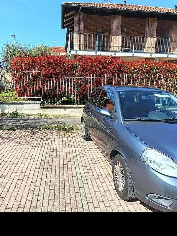 Usata Lancia Ypsilon 60 CV (44 kW) 2006 Utilitaria