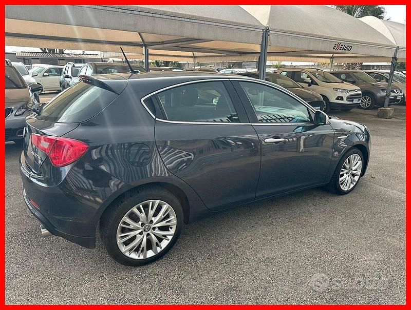 Usata Alfa Romeo Giulietta Distinctive 120 CV (88 kW) 2016 Blu Utilitaria