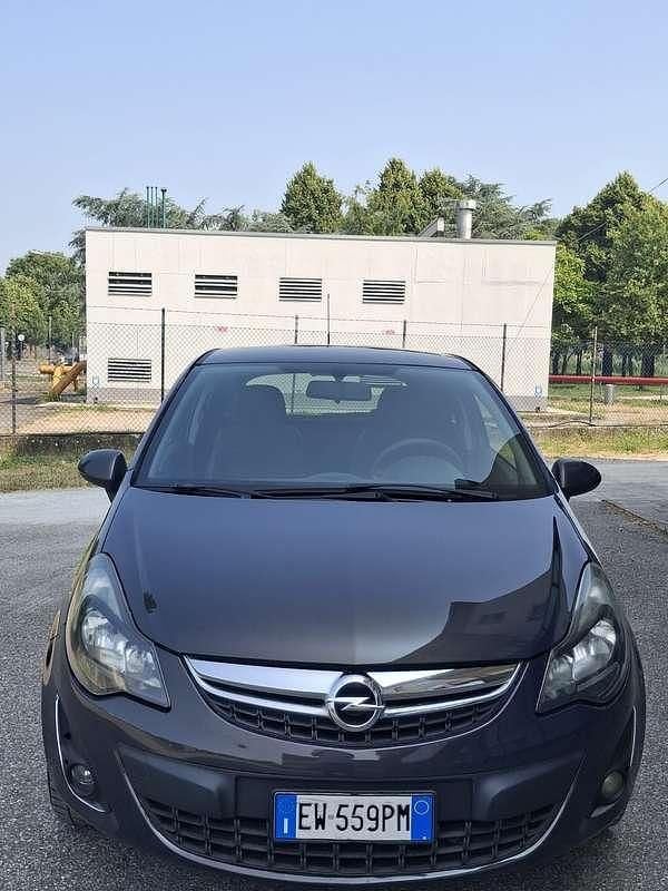 Bronzo Usata 2014 Opel Corsa Tre volumi | 2700 € (Ottimo prezzo) - Immagine 1/4