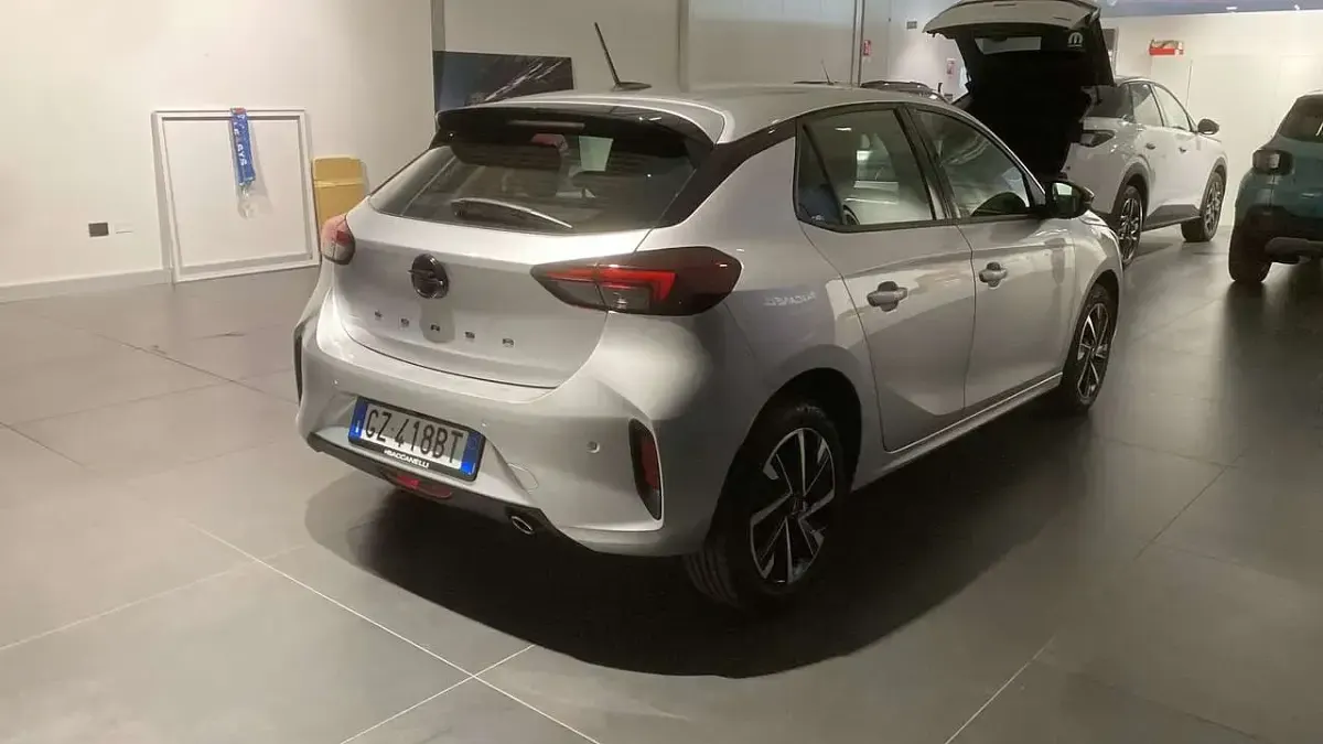 Usata Opel Corsa S 101 CV (74 kW) 2025 Argento Utilitaria