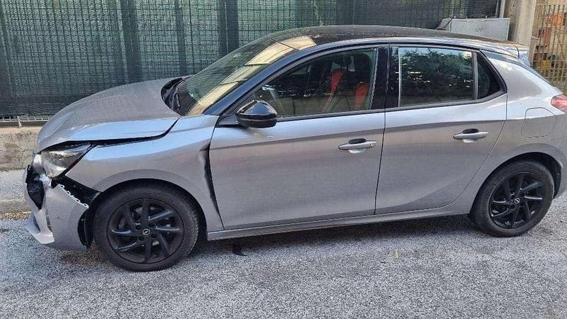 Usata Opel Corsa 102 CV (75 kW) 2023 Grigio scuro Berlina