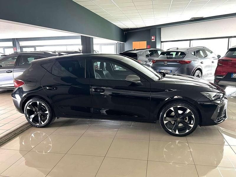 Usata Cupra Leon 150 CV (110 kW) 2025 Nero Utilitaria