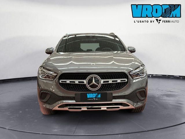 Usata Mercedes GLA180 116 CV (85 kW) 2020 Grigio scuro SUV
