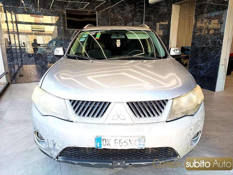 Grigio scuro Usata 2007 Mitsubishi Outlander Invite SUV | 3499 € (Cara) - Immagine 1/4