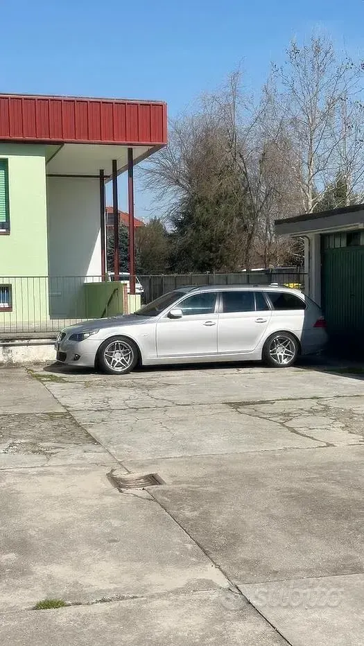 Usata BMW 535 272 CV (200 kW) 2005 Grigio Station wagon