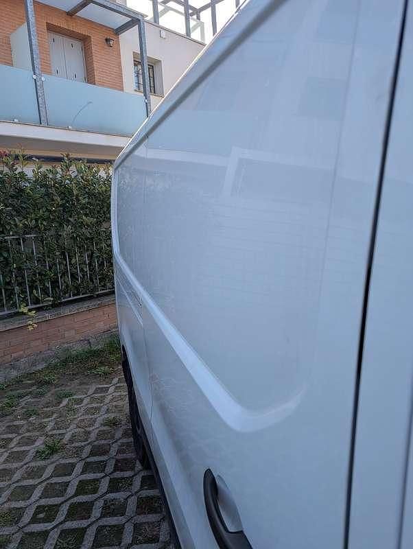 Usata Renault Trafic 150 CV (110 kW) 2024 Bianco Monovolume