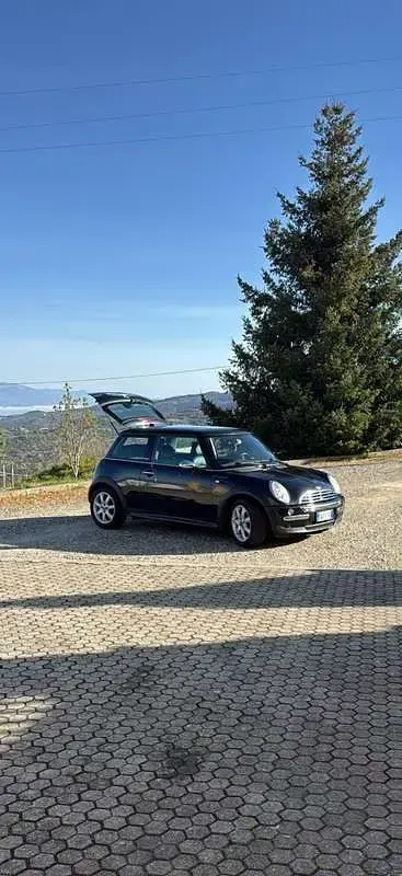 Usata Mini Cooper 88 CV (64 kW) 2005 Nero Utilitaria