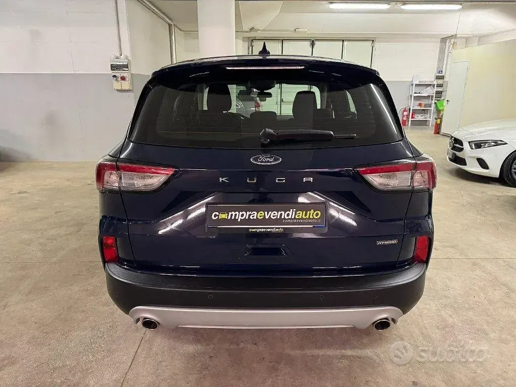 Usata Ford Kuga 152 CV (111 kW) 2022 Bluazzurro SUV