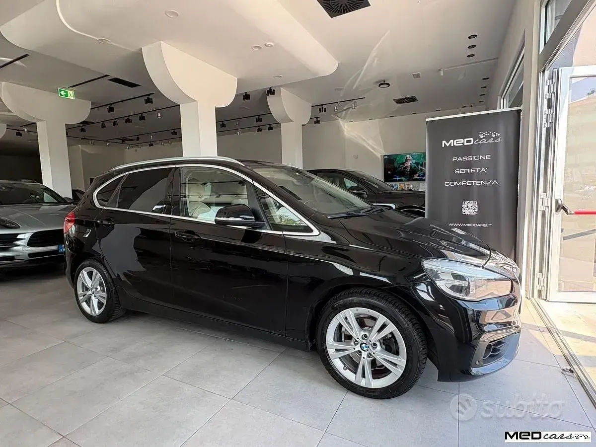 Usata BMW 218 Active Tourer Advantage 150 CV (110 kW) 2015 Nero Monovolume