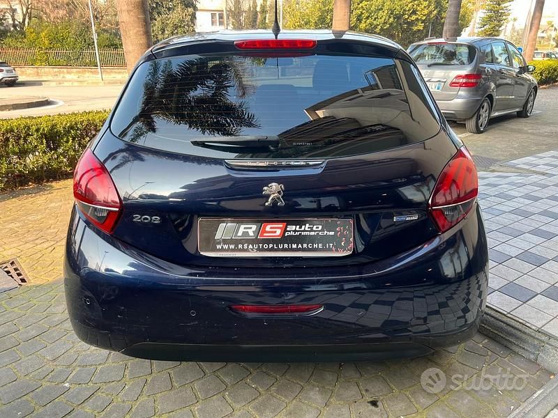Usata Peugeot 208 Allure 82 CV (60 kW) 2016 Blu Utilitaria