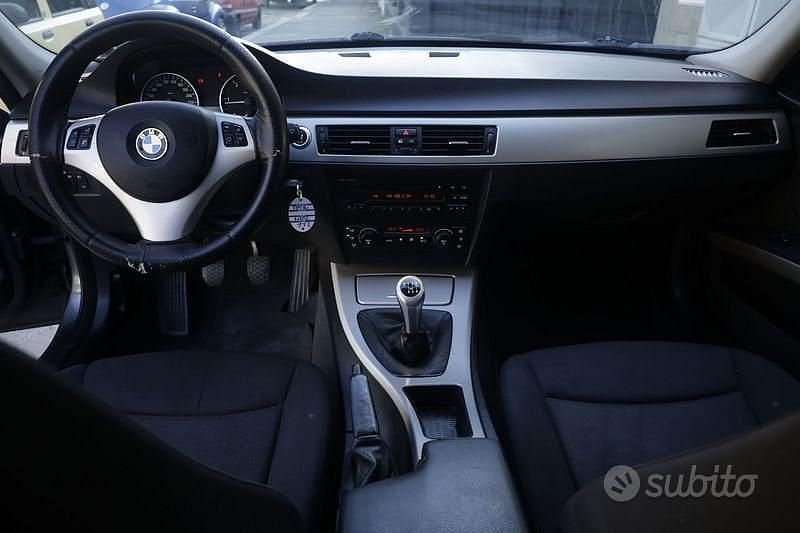 Usata BMW 320 M Sport 163 CV (119 kW) 2006 Grigio scuro Station wagon